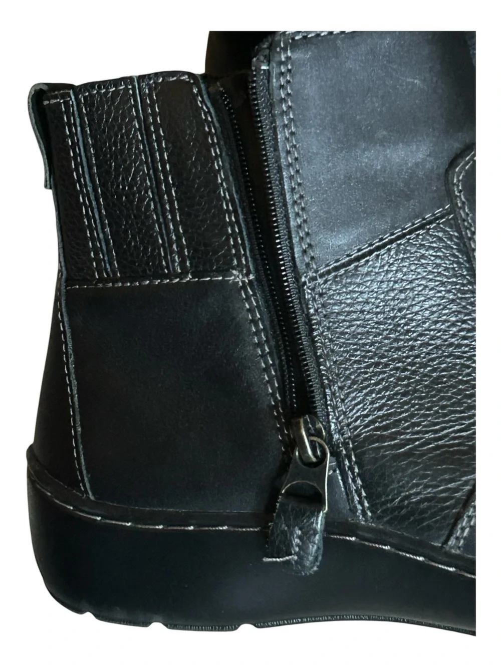CLARKS “Cora Grace” Black Leather Zip-Entry Ankle Boots Women’s Size 9